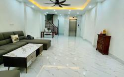 The East Homestay 