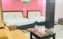 Goroomgo Skyblue and Restaurant Kangra