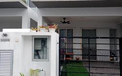 Homestay Azlan (Penginapan Untuk Orang  Muslim)