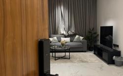 12 Room Apartment and Luxury Lounge [Penthouse]