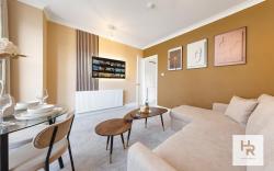 Prime Location | Stylish Retreat | WIFI & Netflix