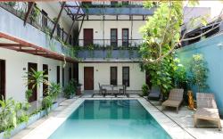 RedDoorz near Legian Street