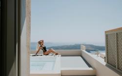 CALDERA CLIFF ILLUSION SUITES