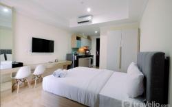 Cozy Studio Menteng Park Apartment By Travelio