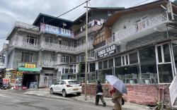 Singh Saab Rooms & Cafe