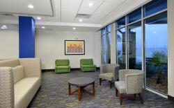 Holiday Inn Express & Suites Columbus North By IHG