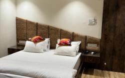 Hotel Sajanshree