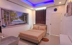 Weigel's Beach House Room 105