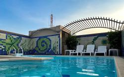 Charming Free Pool 2BR 2BA 10 minutes to Airport