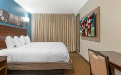 Red Roof PLUS+ Brooklyn - 3rd Ave