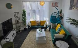 Luxury stylish Charming City Apartment with Private Entrance in Wolverhampton