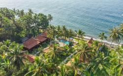 Dani Beach Villa - Beachfront Villas in Penuktukan