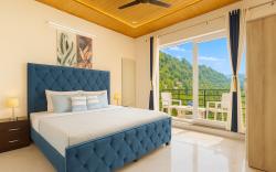 Hotel Shiva Lake - Near Mussoorie Lake