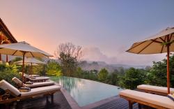 Devani Resort Sidemen