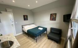 Holloway Home Suites