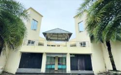 Holiday Aapke liye V Hotel