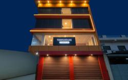 Super Townhouse Jhilmil Metro Station Formerly Legacy Residency