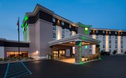 Holiday Inn Milwaukee Riverfront By IHG