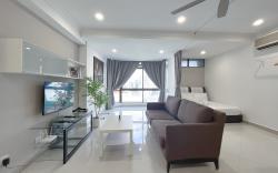 Fahrenheit 88 SpaciousSuite MRT 06