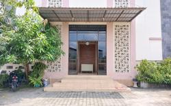 RedDoorz Syariah near Masjid Al-Aqsha Klaten