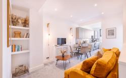 2 bed flat West Kensington/Fulham