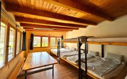 10 Bed Shared Room - Camping next to the river