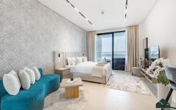 Canal View Studio | Private Jacuzzi | BMS