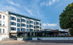 Seven Hotel