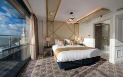 Seven Hotel