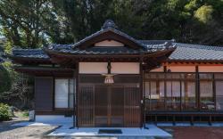 Yakuimon 薬医門の宿