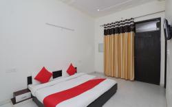 OYO 15749 Vrinda Residency