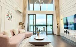 Twin SeaviewDuplex unit at R&FSeine Region byAnju