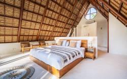 Aesthetic Escape for Couple w/Semi Infinity Pool