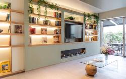 Charming Roma Apartment with Terrace - Perfect for Families and Friends