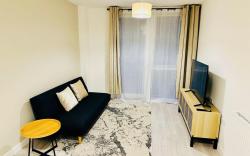 2B2B Flat near Hayes, 25 mins to city centre