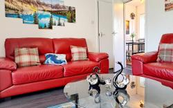 Cozy 2BR Home Pets Welcome  Free Parking  Wifi