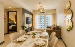 Stylish 2BR w/ Balcony | Walk to Okada Manila