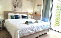 Ruby, luxury seafront house nearby  Delphi 