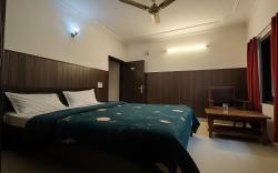 Hotel Limewood@Railway Station Dehradun