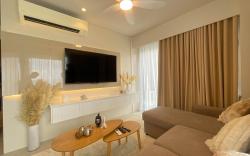 Stylish Resort Condotel with Panoramic Seaview