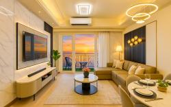 3BR Modern Condo | MOA + Airport | w/ Balcony