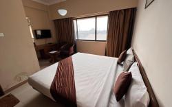 The Hotel Royal Plaza
