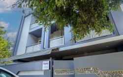 Housr Sector 42 Gurgaon Golf Course Road Near 42-43 Metro Station 