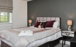 Glam Deluxe King Room