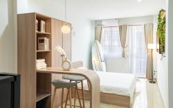 Spacious 1BR Studio Private Balcony & Cozy Netflix