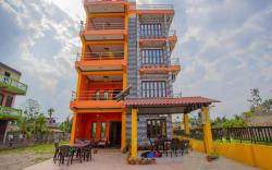 OYO 348 Hotel Park Treasure