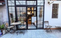 Shanghai Hills & Zinn Happy Family BNB