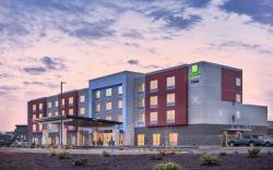 Holiday Inn Express & Suites Salem North-Keizer By IHG