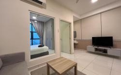 Spacious One Bedroom @Artemontkiara W/Jacuzzi