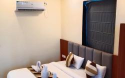 pushkar mountain valley